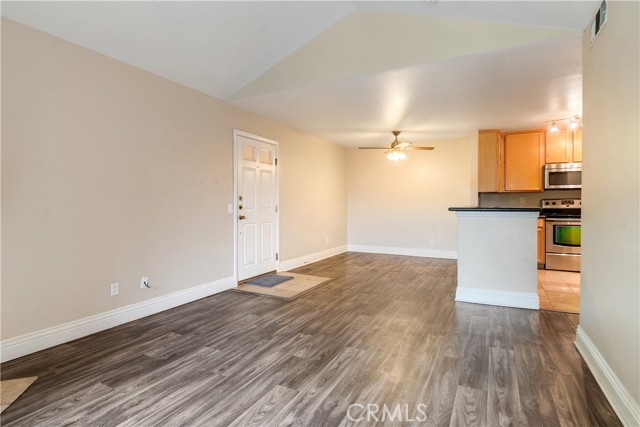 Detail Gallery Image 16 of 31 For 2380 Del Mar #306,  Corona,  CA 92882 - 2 Beds | 2 Baths