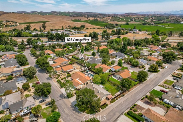 895 Vintage Way, Los Alamos CA: https://media.crmls.org/medias/b5078aad-9faf-4db5-9cca-e36a60b472f3.jpg