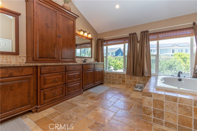 31032 Via Estenaga, San Juan Capistrano CA: https://media.crmls.org/medias/b5078e69-76c0-46ac-a199-4056e129d4ca.jpg