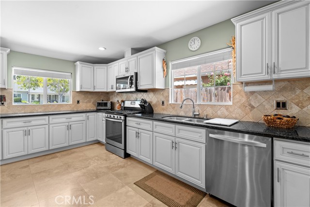 Detail Gallery Image 2 of 25 For 17820 Florwood Ave, Torrance,  CA 90504 - 4 Beds | 3 Baths