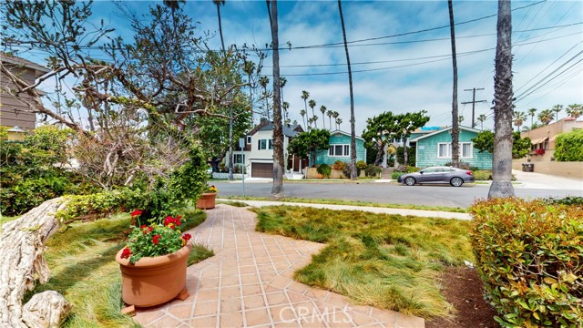 4418 Shaw Street, Long Beach, California 90803, 3 Bedrooms Bedrooms, ,2 BathroomsBathrooms,Single Family Residence,For Sale,Shaw,PW24090130