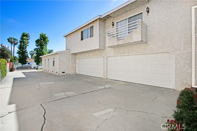 Detail Gallery Image 3 of 37 For 14349 Tiara St, Van Nuys,  CA 91401 - 6 Beds | 4/1 Baths