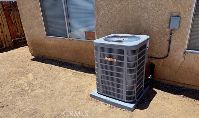 14827 Kimberly Street, Adelanto CA: https://media.crmls.org/medias/b509bebc-980b-4de2-be99-ef79a245a2f2.jpg