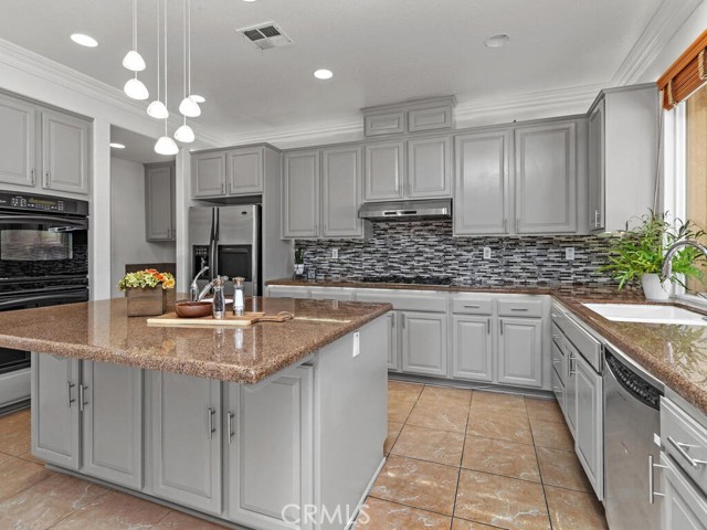 Detail Gallery Image 19 of 45 For 43097 Calle Camellia, Temecula,  CA 92592 - 6 Beds | 5/2 Baths