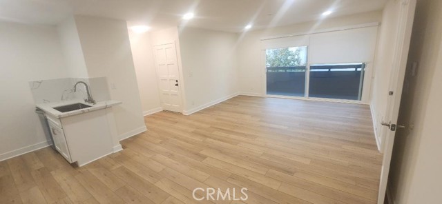 2511 W Sunflower Avenue, Santa Ana CA: https://media.crmls.org/medias/b50a1417-3ecc-492e-844f-e5acdbdf8e66.jpg