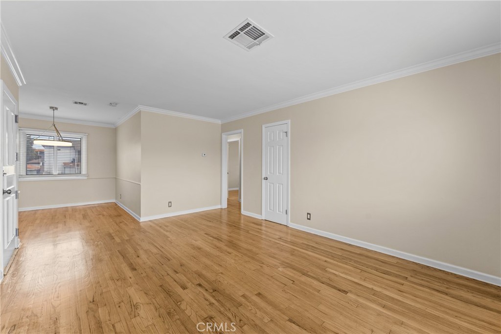 MLS #DW26145329 image #9