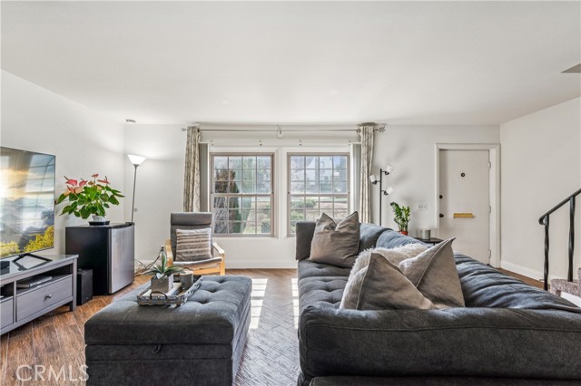 Detail Gallery Image 7 of 37 For 135 E Cypress Ave, Redlands,  CA 92373 - 3 Beds | 2/1 Baths