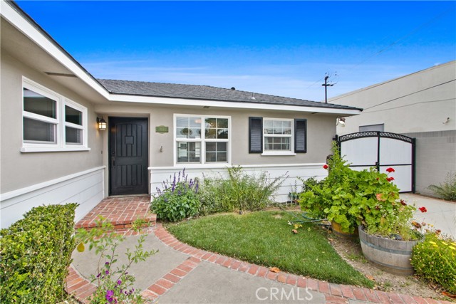 Detail Gallery Image 5 of 36 For 1611 E Palmyra Ave, Orange,  CA 92866 - 3 Beds | 2/1 Baths