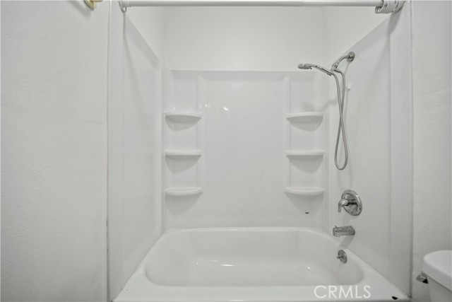 Detail Gallery Image 12 of 23 For 20234 Cantara St #121,  Winnetka,  CA 91306 - 2 Beds | 2 Baths