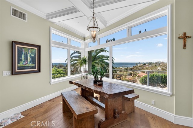 Detail Gallery Image 28 of 74 For 405 Blumont St, Laguna Beach,  CA 92651 - 5 Beds | 6/1 Baths