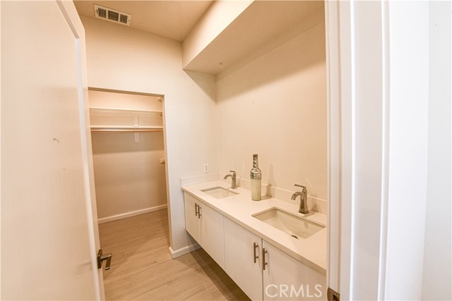 15810 S Villas Lane, Gardena CA: https://media.crmls.org/medias/b50de953-96cd-47c7-94ce-937a68378ccd.jpg