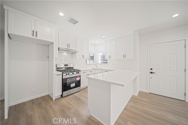 Detail Gallery Image 6 of 24 For 252 W Tujunga #102,  Burbank,  CA 91502 - 3 Beds | 2 Baths
