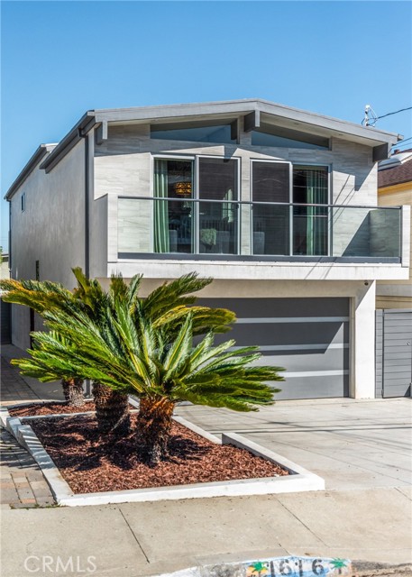 1616 Stanford Avenue, Redondo Beach, California 90278, 3 Bedrooms Bedrooms, ,2 BathroomsBathrooms,Residential,Sold,Stanford,SB22034123