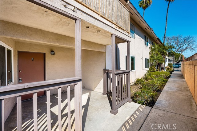 Detail Gallery Image 4 of 17 For 121 S Illinois St #2,  Anaheim,  CA 92805 - 2 Beds | 1 Baths