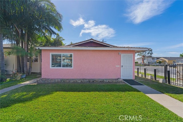 Detail Gallery Image 2 of 38 For 706 E Palmer, Compton,  CA 90221 - 3 Beds | 2 Baths