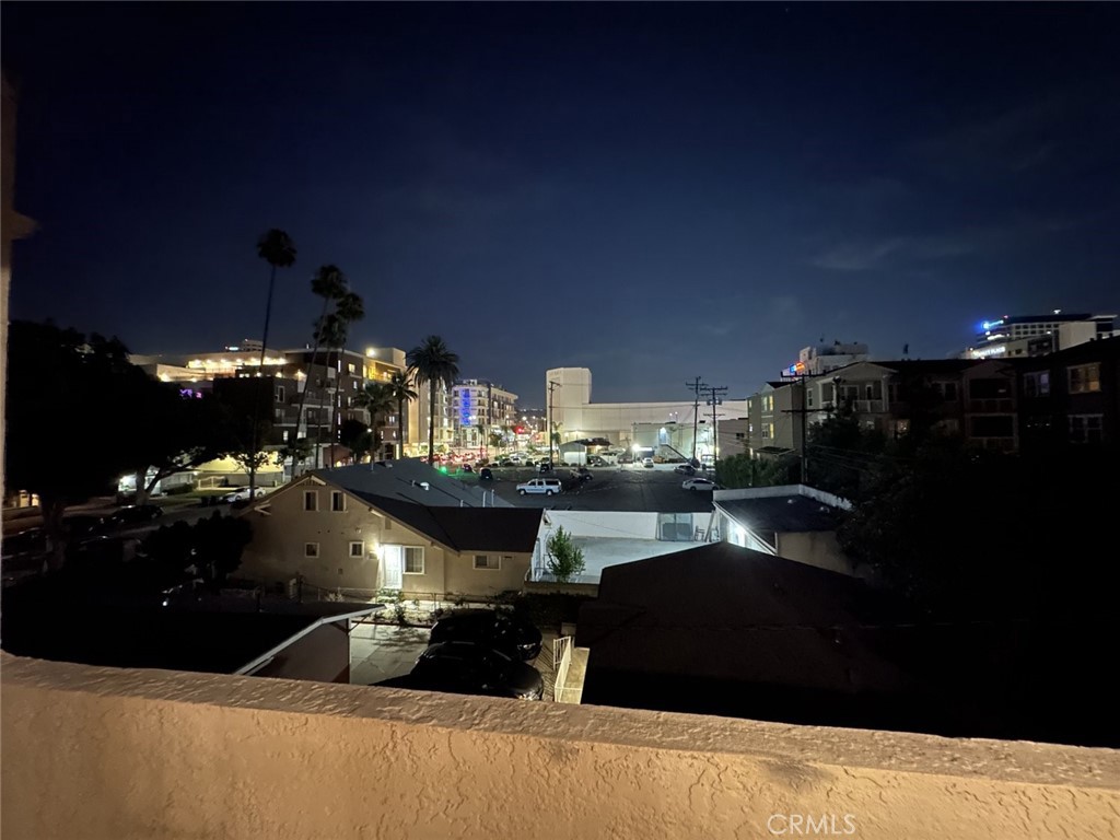 https://media.crmls.org/medias/b50fbbbb-5496-43a6-87bf-ce959b28d6cb.jpg?preset=X-Large