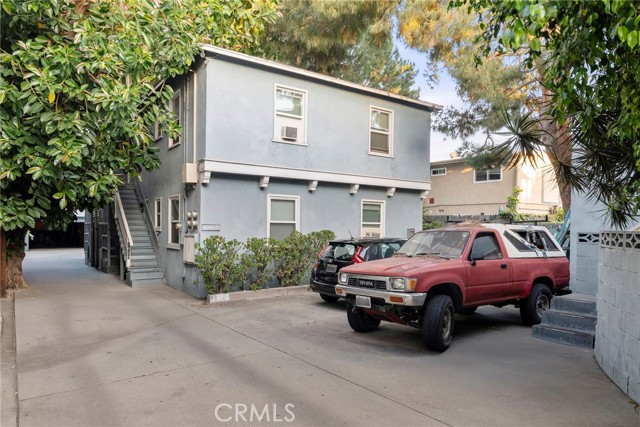 1608 Grismer Avenue, Burbank CA: https://media.crmls.org/medias/b5109a87-2f7e-4a82-9b6f-6a6b6fff160d.jpg