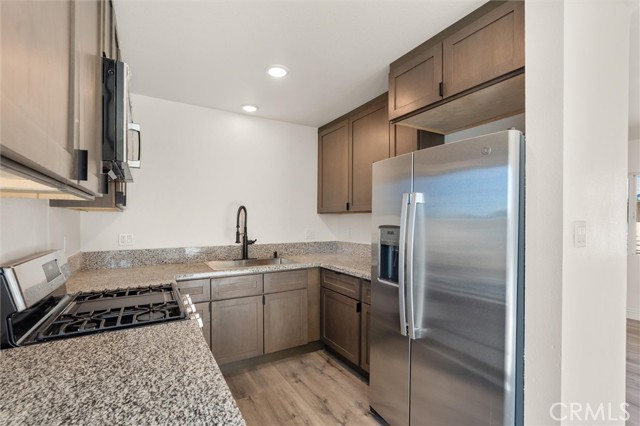 Detail Gallery Image 3 of 15 For 19237 Bryant St #16,  Northridge,  CA 91324 - 1 Beds | 1 Baths
