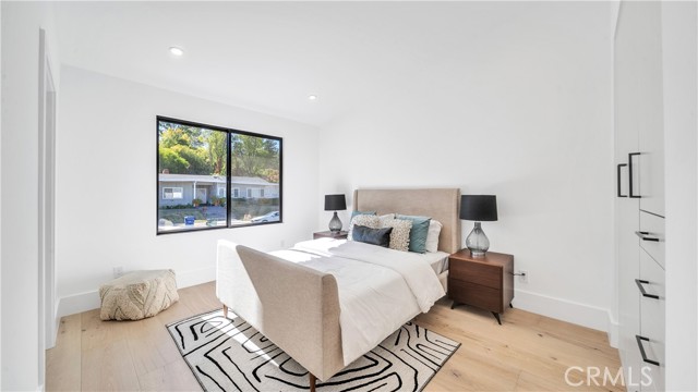 Detail Gallery Image 35 of 39 For 18829 Paseo Nuevo Dr, Tarzana,  CA 91356 - 4 Beds | 4/1 Baths