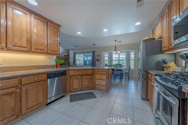 Detail Gallery Image 18 of 53 For 3493 Cascade Creek Ave, Merced,  CA 95340 - 4 Beds | 2/1 Baths