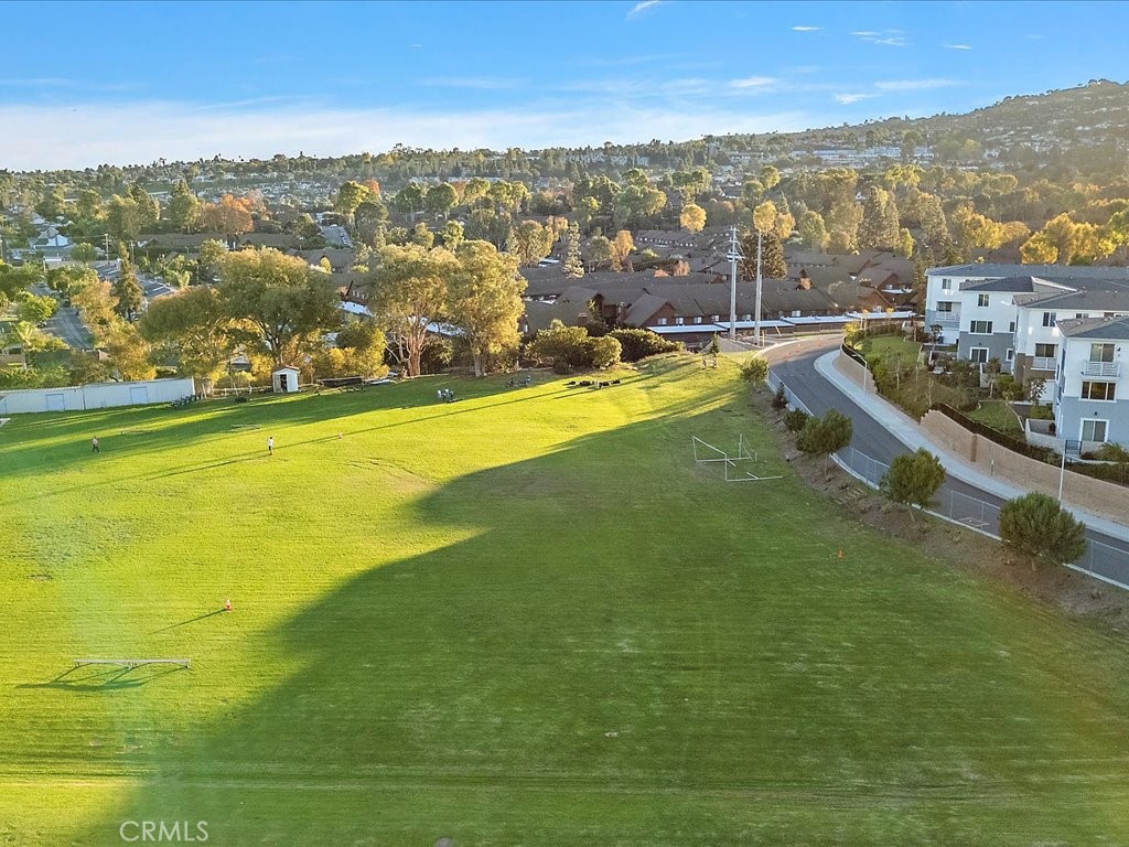 https://media.crmls.org/medias/b51294ad-0844-4f76-855e-5991738d27a7.jpg?preset=X-Large