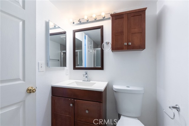 327 Chestnut Avenue, Long Beach CA: https://media.crmls.org/medias/b5132ec8-eb64-441e-b23c-6dae6d77c352.jpg