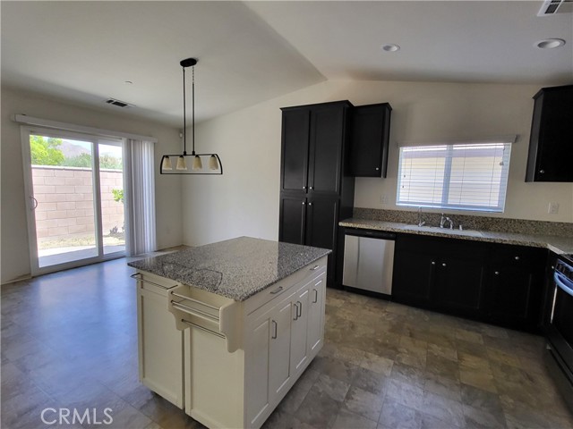 29306 Linden Place, Lake Elsinore CA: https://media.crmls.org/medias/b513ebc7-798e-463a-af8f-71c8c56a7a22.jpg