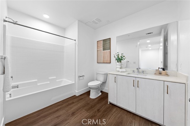 709 E Walnut Street, Pasadena CA: https://media.crmls.org/medias/b5146f1d-9d53-4ed3-996c-003571d9342c.jpg