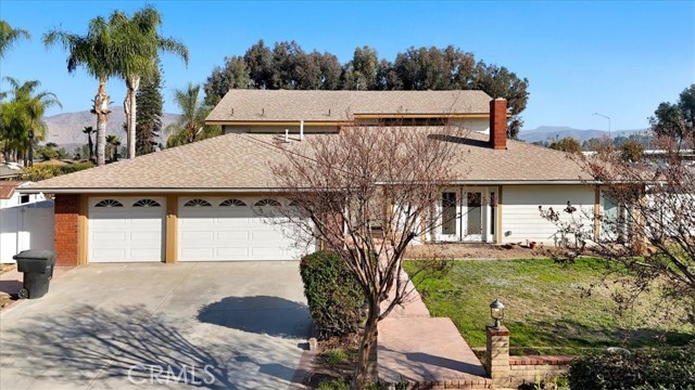 Detail Gallery Image 1 of 74 For 7303 Calico Cir, Corona,  CA 92881 - 5 Beds | 3 Baths