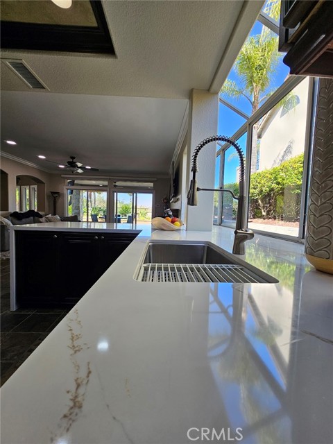 21351 Birdhollow Drive, Rancho Santa Margarita CA: https://media.crmls.org/medias/b5148e3c-0c9a-4775-b4a4-ef2cfcb7f050.jpg