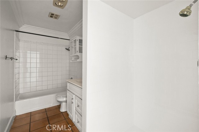 1187 E 3rd Street, Long Beach CA: https://media.crmls.org/medias/b514d4db-2da4-4eb8-b603-099a3f386bc2.jpg