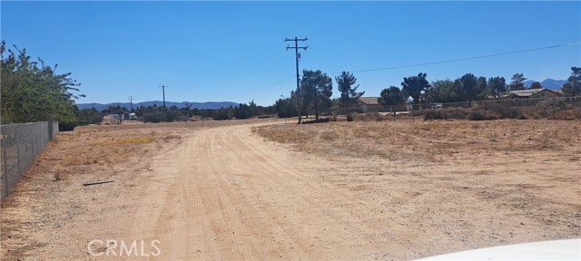 Detail Gallery Image 14 of 20 For 12255 Mesquite, Oak Hills,  CA 92344 - 2 Beds | 1 Baths