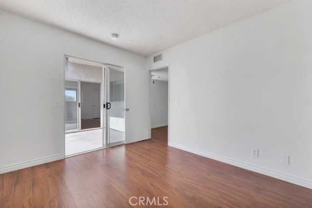 20155 Keswick Street, Winnetka CA: https://media.crmls.org/medias/b5159340-50a0-422a-91e2-4987bf6542c5.jpg