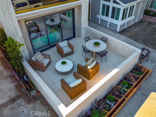 Detail Gallery Image 2 of 68 For 505 17th St, Huntington Beach,  CA 92648 - 3 Beds | 2/1 Baths