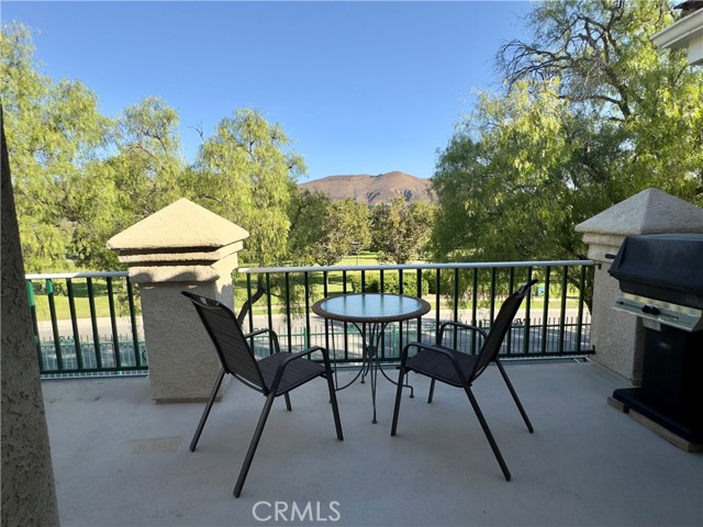 Detail Gallery Image 4 of 20 For 405 Huyler Ln #C,  Simi Valley,  CA 93065 - 2 Beds | 2 Baths