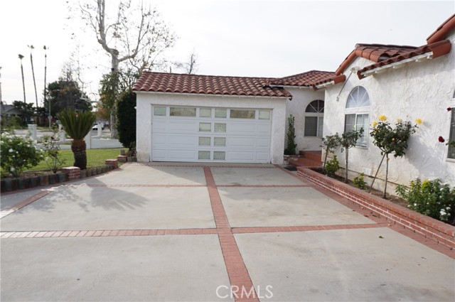 10109 Noble Avenue, Mission Hills (San Fernando) CA: https://media.crmls.org/medias/b516e1f4-da5f-4168-8525-31c7efef9cba.jpg