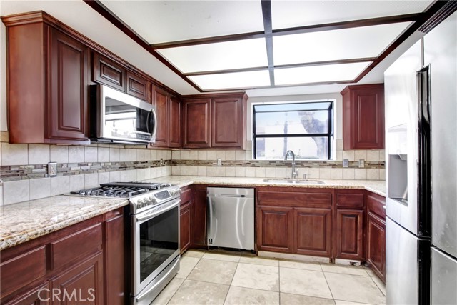 Detail Gallery Image 2 of 22 For 43195 Andrade Ave a,  Hemet,  CA 92544 - 2 Beds | 2 Baths