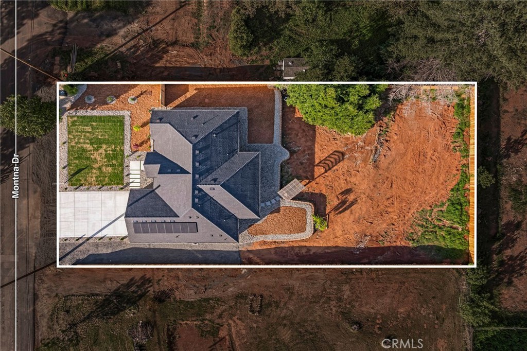 https://media.crmls.org/medias/b5176a65-0935-4e4a-aaa5-d553e8dd8ed0.jpg?preset=X-Large