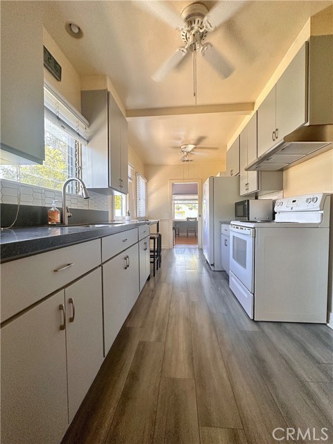 Detail Gallery Image 9 of 40 For 551 W Walnut Ave, Monrovia,  CA 91016 - 3 Beds | 2 Baths