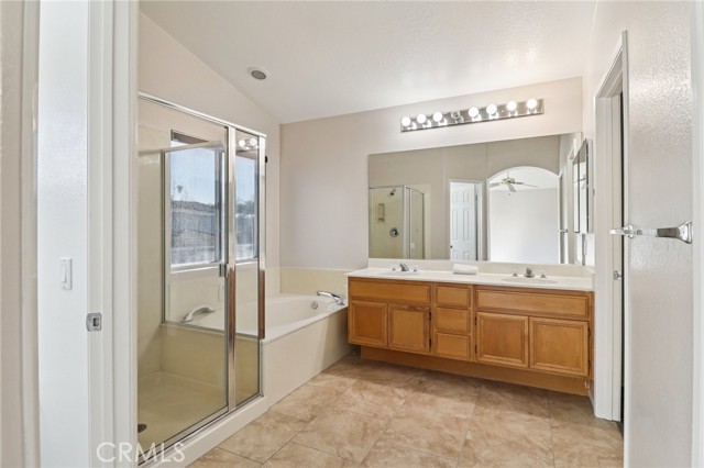 Detail Gallery Image 24 of 47 For 5667 Dartmoor Cir, Oceanside,  CA 92057 - 4 Beds | 3 Baths