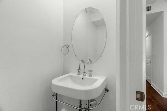 Detail Gallery Image 23 of 61 For 11504 Moorpark St #103,  Studio City,  CA 91602 - 3 Beds | 2/1 Baths