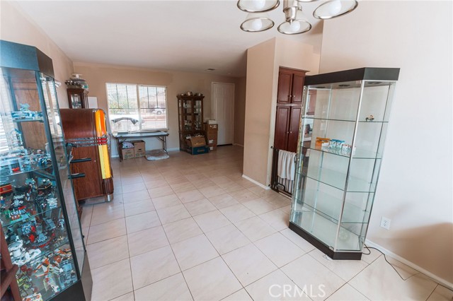 Detail Gallery Image 7 of 29 For 15193 Arcadian St, Adelanto,  CA 92301 - 5 Beds | 3 Baths