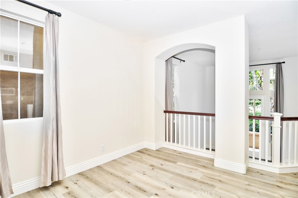 MLS #OC25261678 image #5