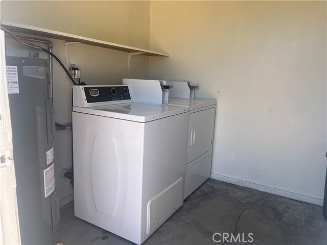 14703 MESA DR, Victorville CA: https://media.crmls.org/medias/b518899f-cbbc-4e75-b33c-6c29d9280ab4.jpg
