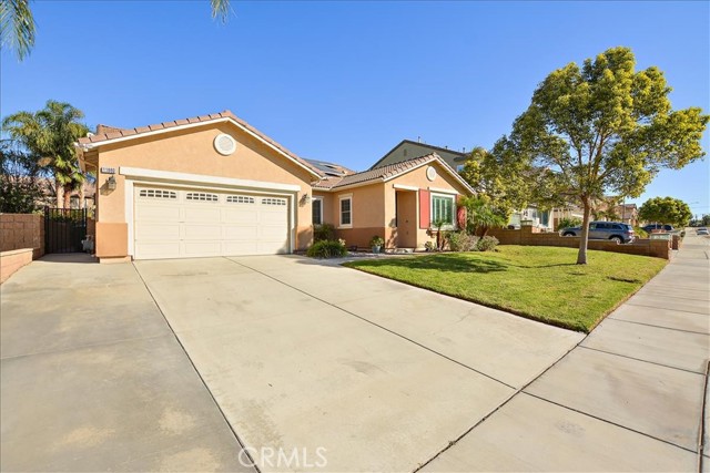 Detail Gallery Image 1 of 15 For 11880 65th St, Jurupa Valley,  CA 91752 - 4 Beds | 2 Baths