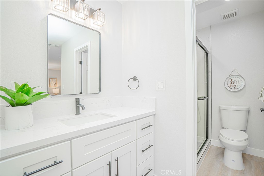 B51a35a8 3d7d 4994 B5c2 8127840df804