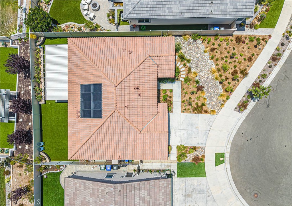 https://media.crmls.org/medias/b51a5db1-d7b8-4700-b753-7203f509044f.jpg?preset=X-Large