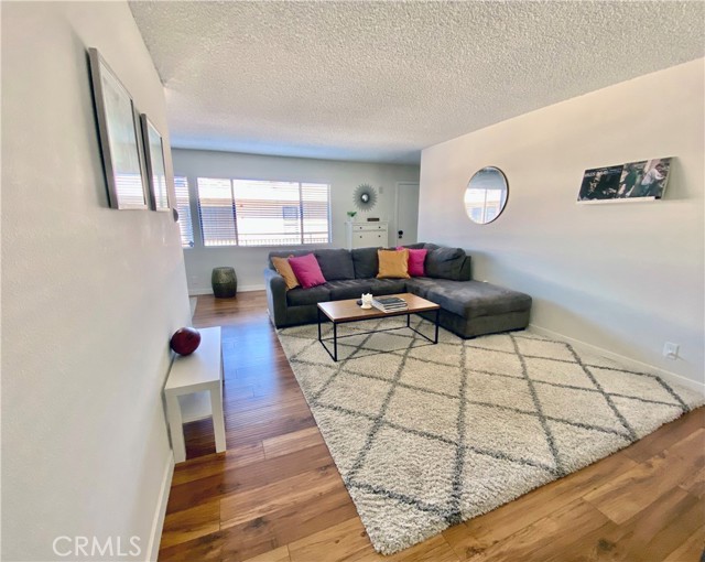 Detail Gallery Image 8 of 33 For 5003 Tilden Ave #204,  Sherman Oaks,  CA 91423 - 2 Beds | 2 Baths