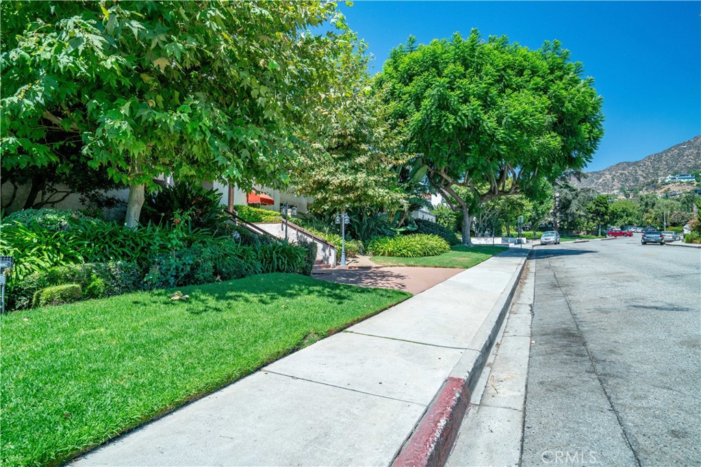 https://media.crmls.org/medias/b51b019c-a049-4271-b984-94348c137956.jpg?preset=X-Large