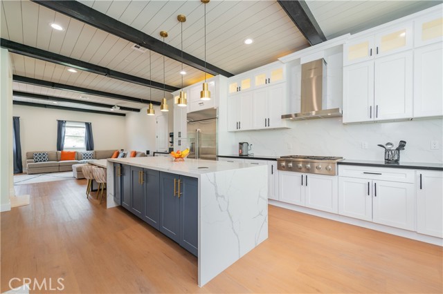 Detail Gallery Image 13 of 61 For 451 Avenida Esplendor, Walnut,  CA 91789 - 6 Beds | 6/1 Baths